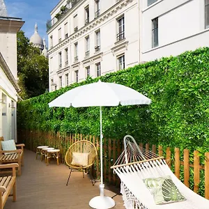 Le Village Montmartre By Hiphophostels Hostel Paris